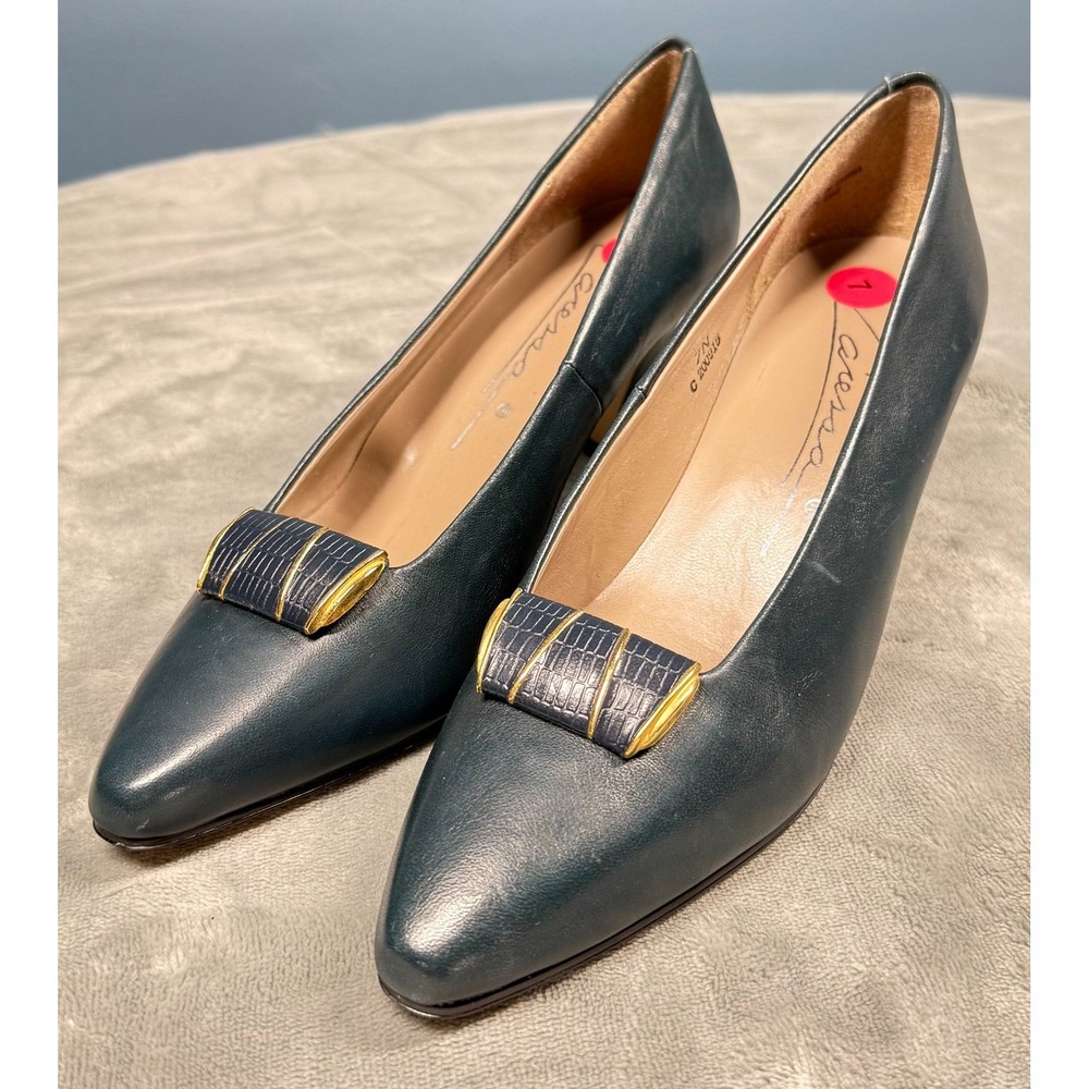 Caressa Pumps Womens 7N Navy Blue Leather Heels Gold Bow Buckle Career